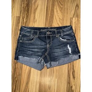 Almost Famous Y2K Sz 5 Junoirs Distressed Jean Denim Shorts Low Rise‎